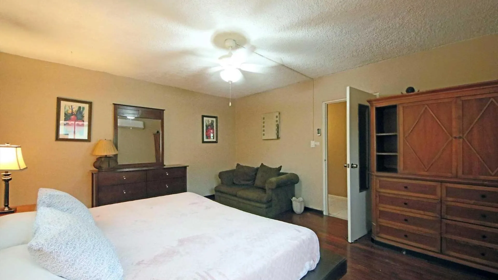 Pb98B - Private Villa With Pool - 5Min From Palm Beach - 5Br House