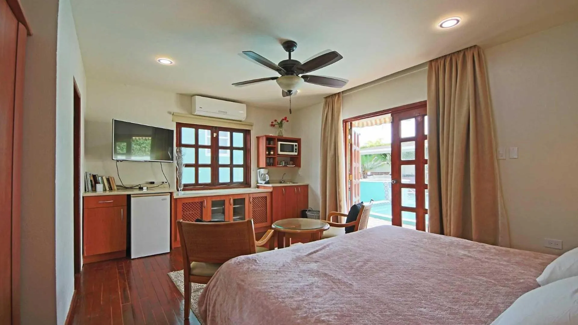 Pb98B - Private Villa With Pool - 5Min From Palm Beach - 5Br House